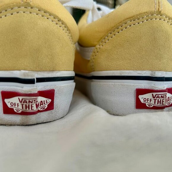 NWOT - Vans Old Skool Sneakers in Buttery Yellow Suede & Canvas – Women’s US 8.5 - Picture 4 of 7